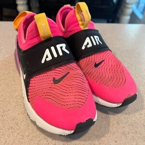 Youth girls 3 Nike Air 270 sneakers